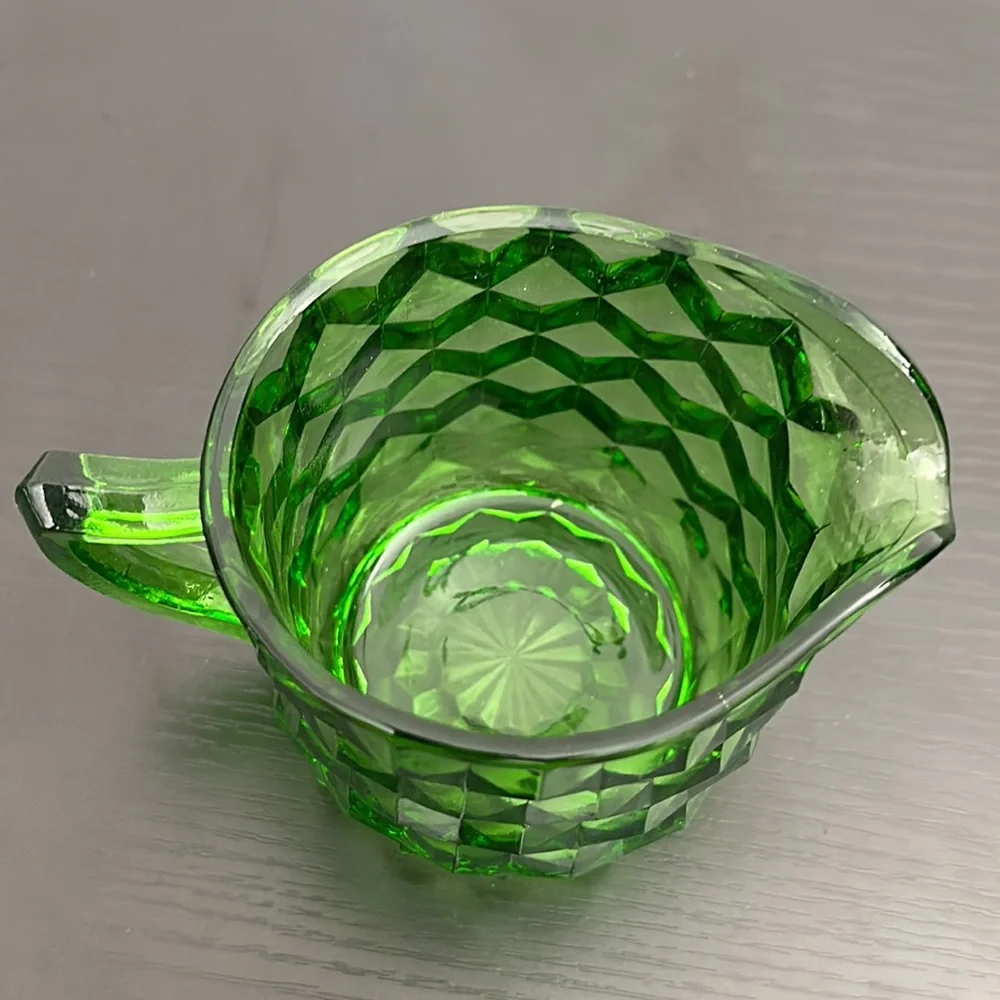 Jennette Glass Co preowned beautiful